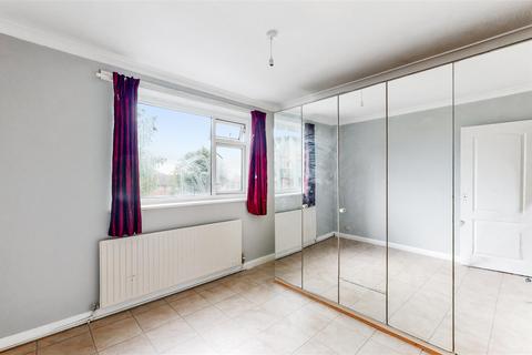 15 Thomas A Beckett Close, Wembley, HA0 2SH
