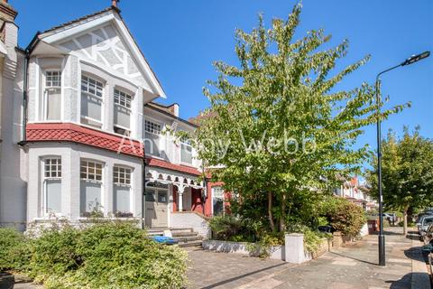 30 Harlech Road, London, N14 7BX