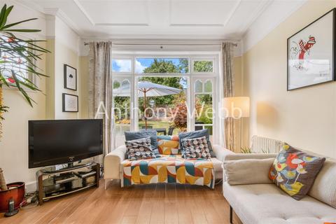30 Harlech Road, London, N14 7BX