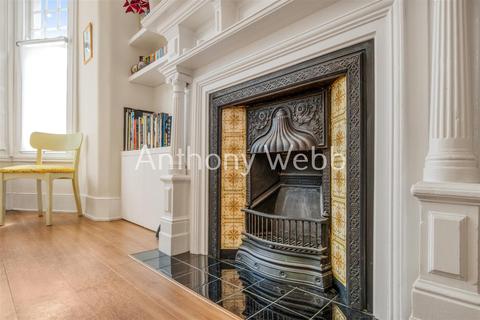 30 Harlech Road, London, N14 7BX