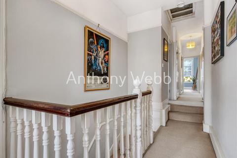 30 Harlech Road, London, N14 7BX
