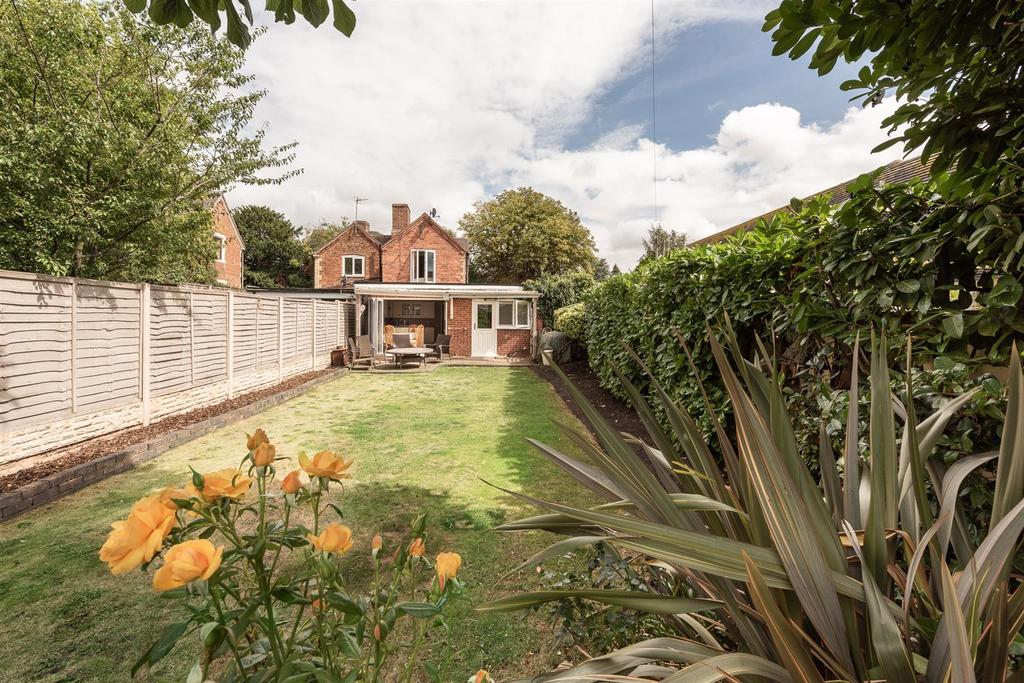 Main Road, Harlaston, Staffordshire, B79 9JX 2 bed semidetached house