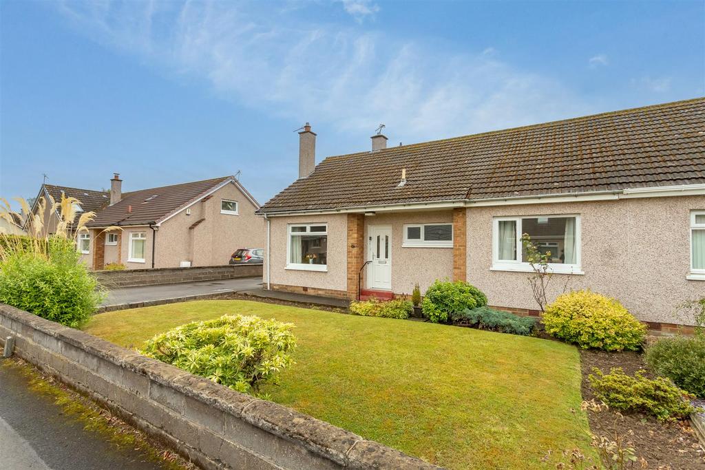 Thimblehall Drive, Dunfermline 3 bed semi-detached bungalow - £217,500