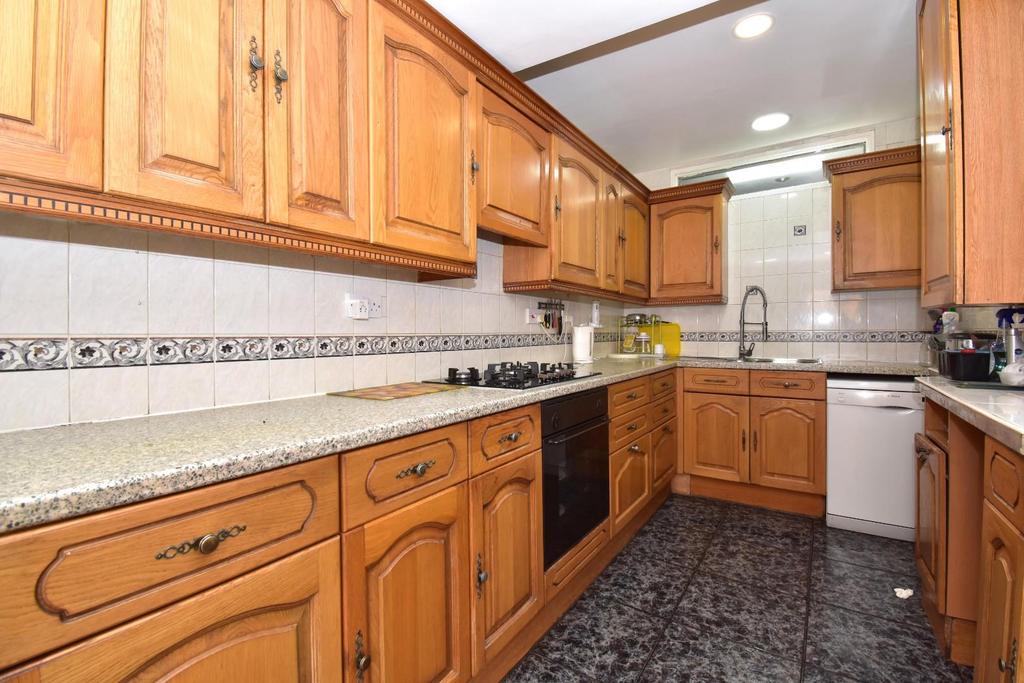 Bassingham Road, Wembley, Middlesex HA0 4 bed semidetached house £