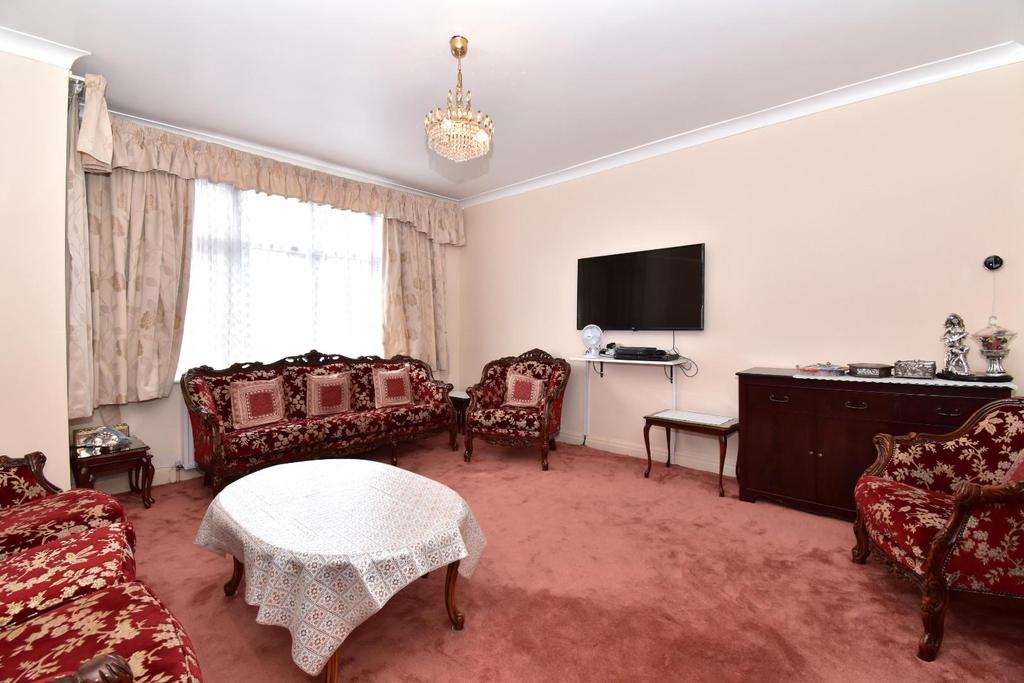 Bassingham Road, Wembley, Middlesex HA0 4 bed semidetached house £