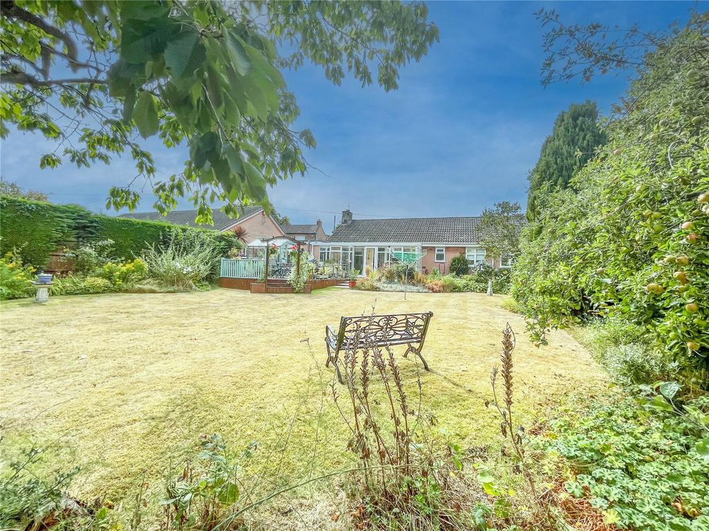 Scotter Road, Laughton, Lincolnshire, DN21 4 bed bungalow for sale £