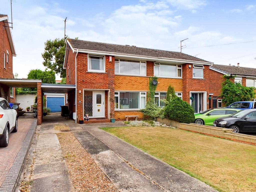 Wheatlands Drive, Beverley 3 bed semidetached house £315,000