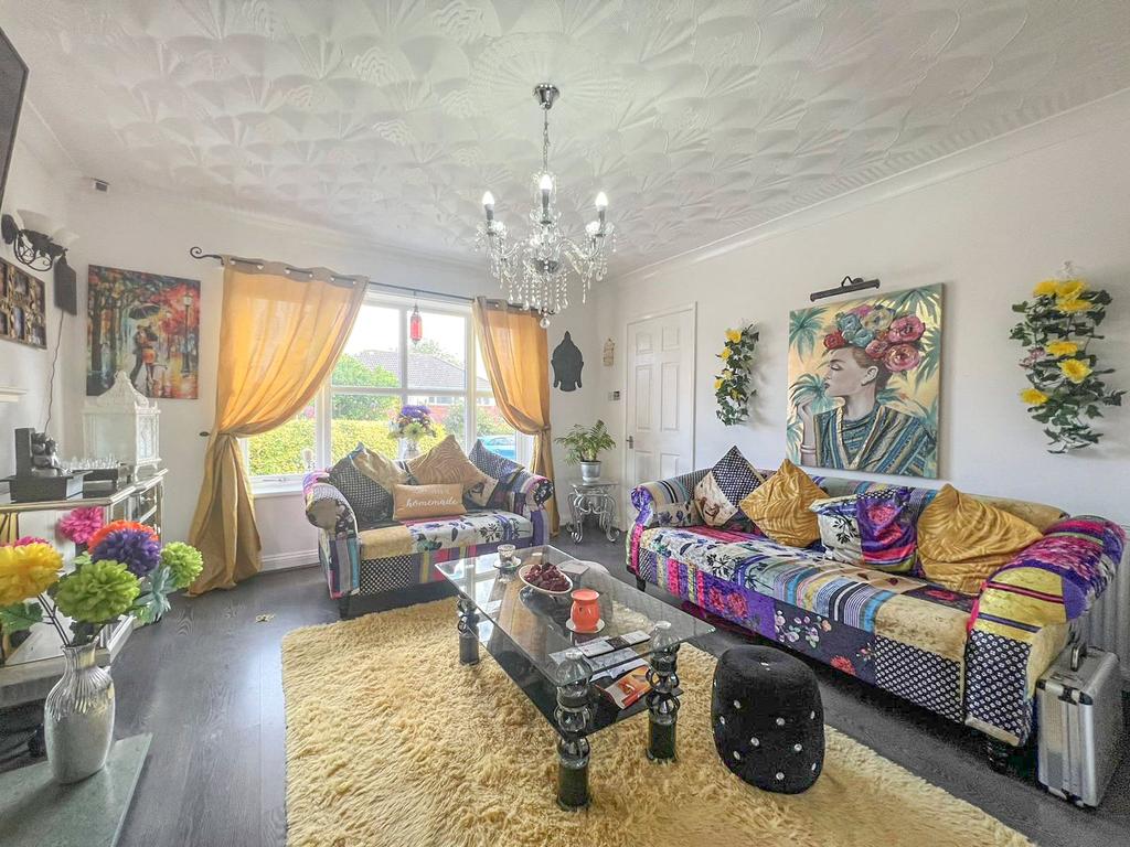 St Nicholas Drive, Wybers Wood... 3 bed semidetached house £185,000