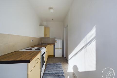 1 bedroom flat to rent, Carter Avenue, Whitkirk, Leeds