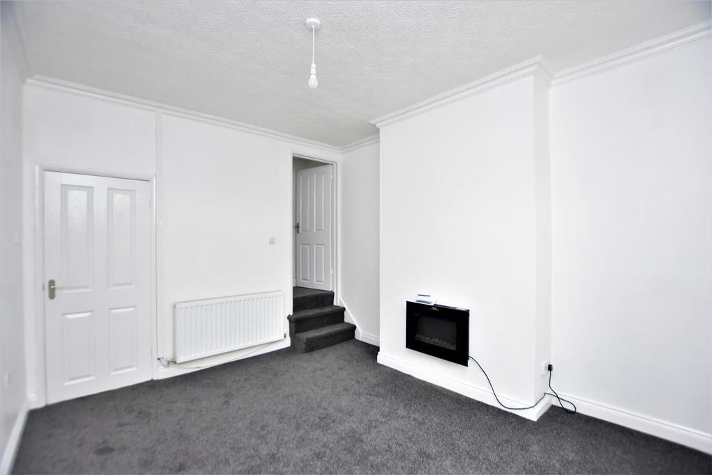 Priors Path, BarrowInFurness 2 bed semidetached house £160,000