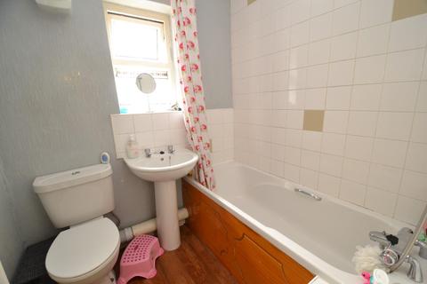 67 Thackeray Road, Bradford, BD10 0JR