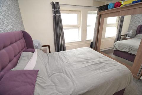 67 Thackeray Road, Bradford, BD10 0JR