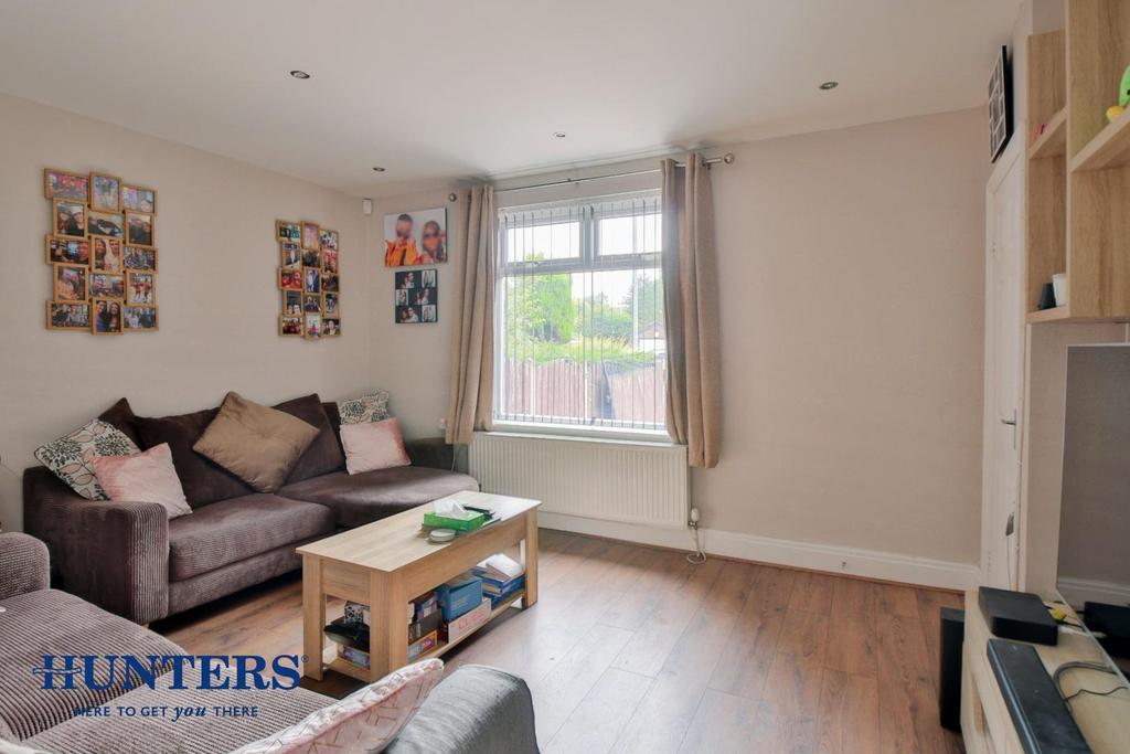 Birch Road, Wardle, OL12 9QQ 3 bed semidetached house £190,000