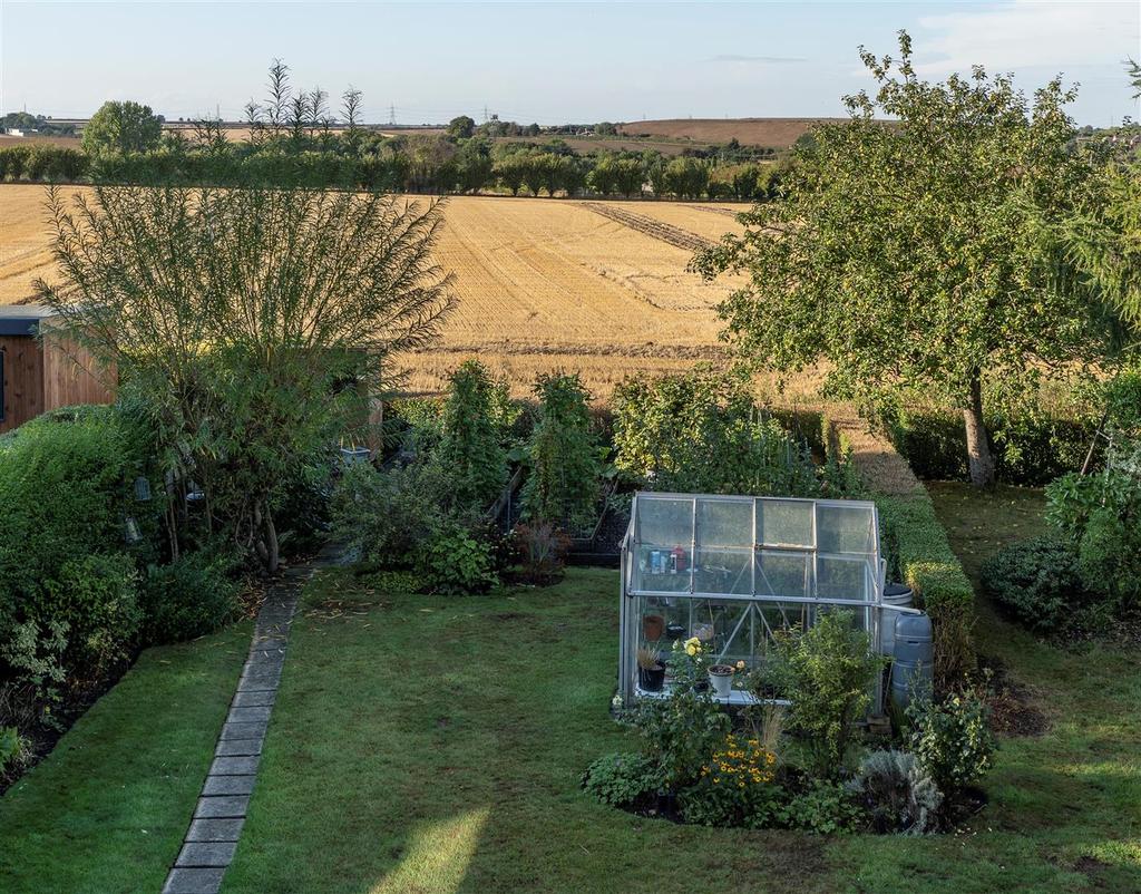 Riplingham Road, Kirk Ella 4 bed semidetached house £450,000