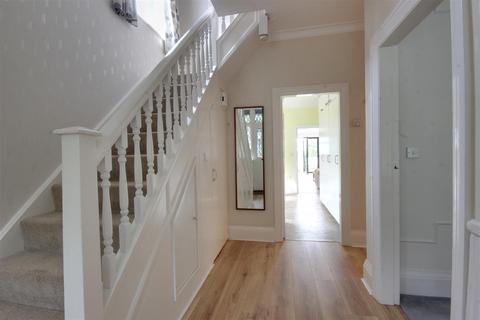 44 Riplingham Road, Kirk Ella, Hull, HU10 7TP