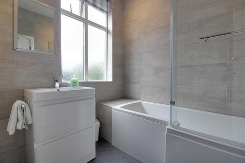 44 Riplingham Road, Kirk Ella, Hull, HU10 7TP