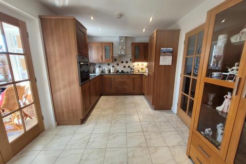 12 Glenfields Road, Haverfordwest, SA61 1EB