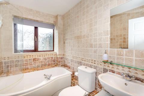 19 Devonshire Way, Harrogate, HG1 4BH