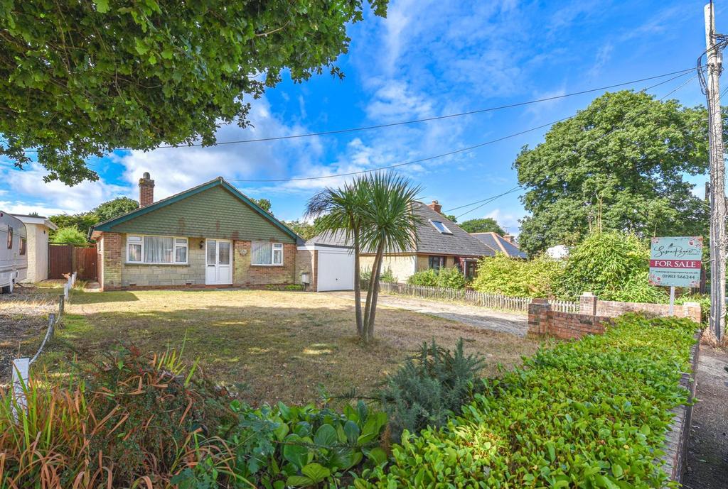 Forest Road, Winford, Sandown 2 bed detached bungalow £375,000
