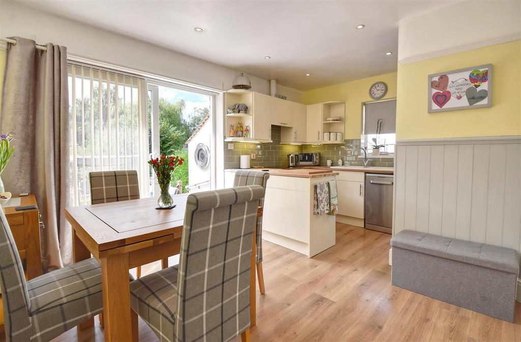 Ox Lane, St. Michaels, Tenterden 2 bed detached bungalow for sale £475,000