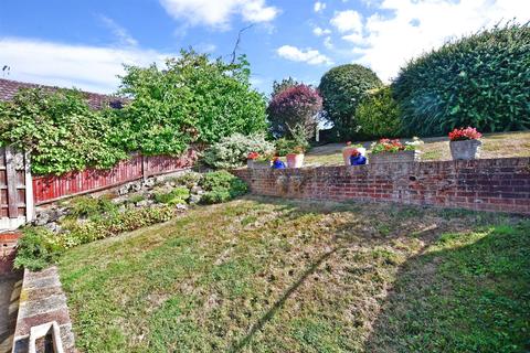 11 The Crescent, Canterbury, CT2 7AQ