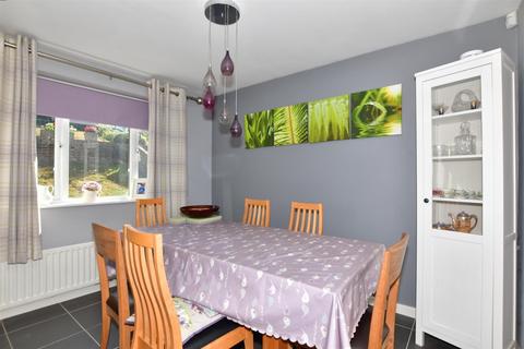 11 The Crescent, Canterbury, CT2 7AQ