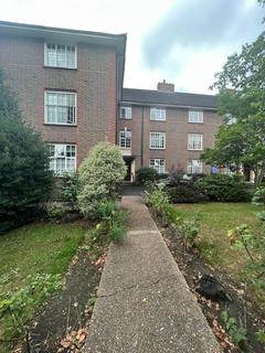 3 bedroom apartment to rent, Chandos Court, Southgate