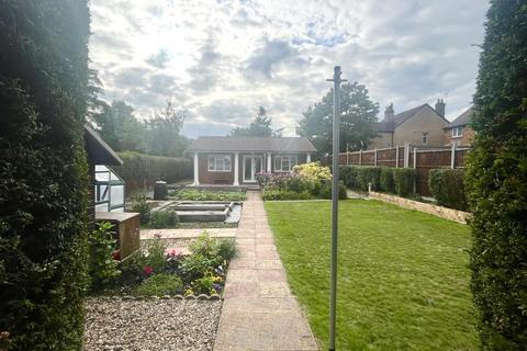 305 Farnham Road, Slough, SL2 1HD