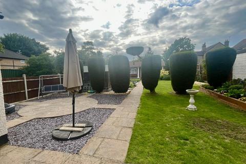 305 Farnham Road, Slough, SL2 1HD