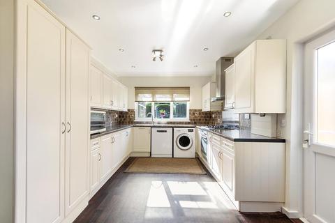 305 Farnham Road, Slough, SL2 1HD