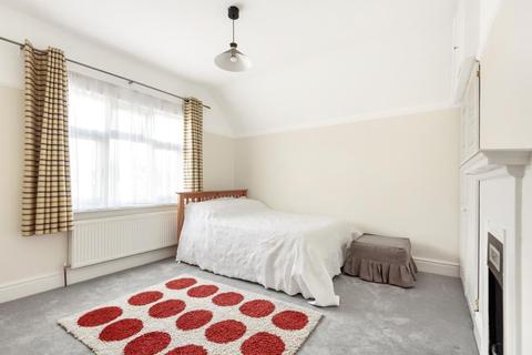 305 Farnham Road, Slough, SL2 1HD