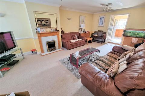 312 Hounslow Road, Hanworth, Feltham, TW13 5JW