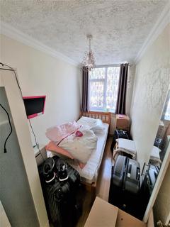 312 Hounslow Road, Hanworth, Feltham, TW13 5JW