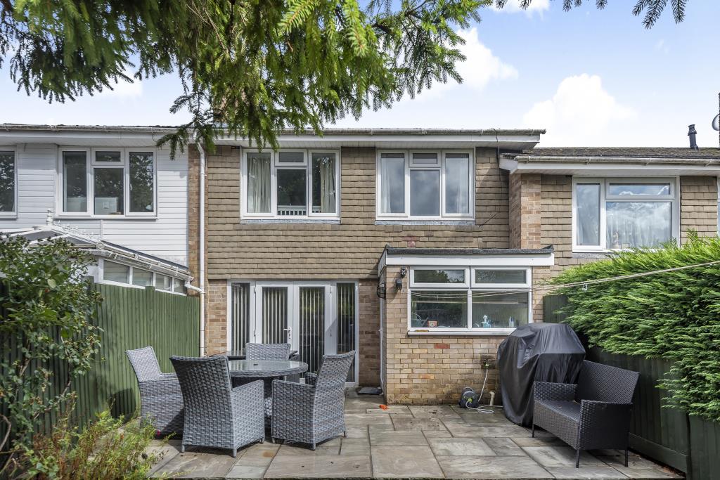North Leigh, Oxfordshire, OX29 3 bed terraced house for sale £290,000