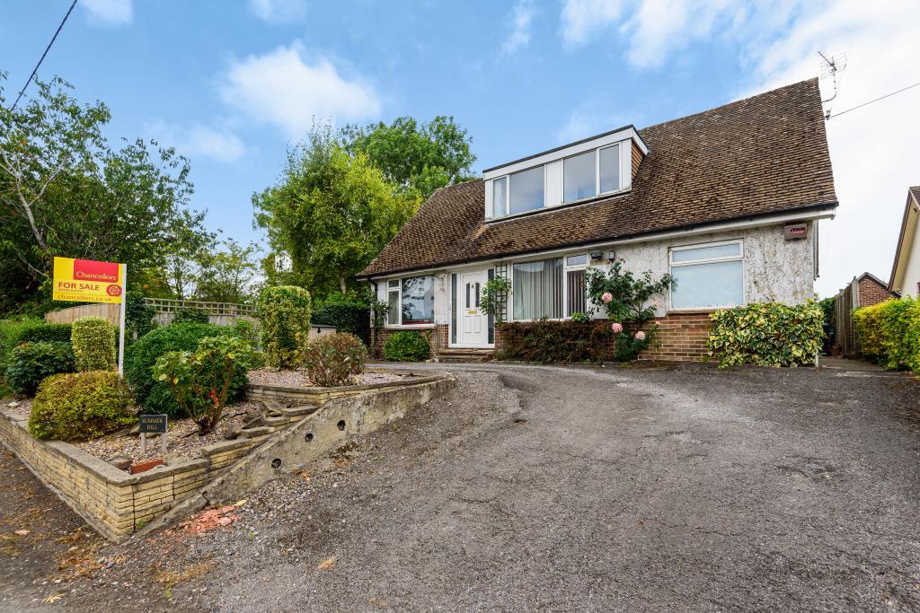 West Hagbourne, Oxfordshire, OX11 2 bed detached house £550,000