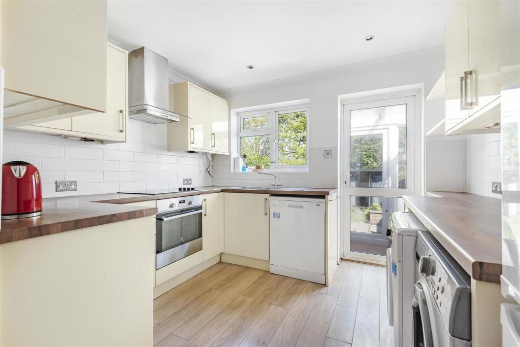 Rosebery Road, ., Bushey, Hertfordshire, WD23 1DA 2 bed terraced house