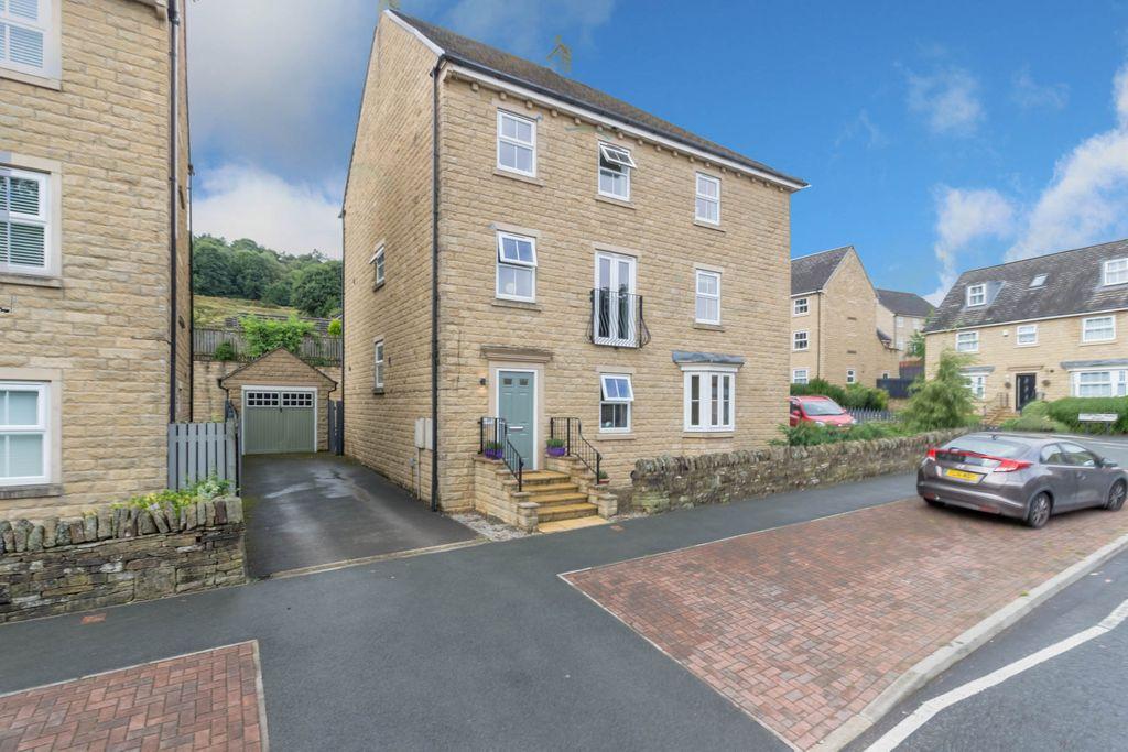 49, Ovenden Wood Road, Wheatley... 5 bed semidetached house £270,000