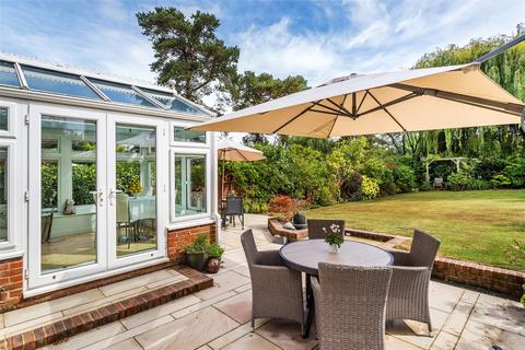 1b Gatesden Road, Fetcham, Leatherhead, KT22 9QW