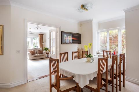 1b Gatesden Road, Fetcham, Leatherhead, KT22 9QW