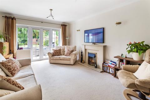 1b Gatesden Road, Fetcham, Leatherhead, KT22 9QW