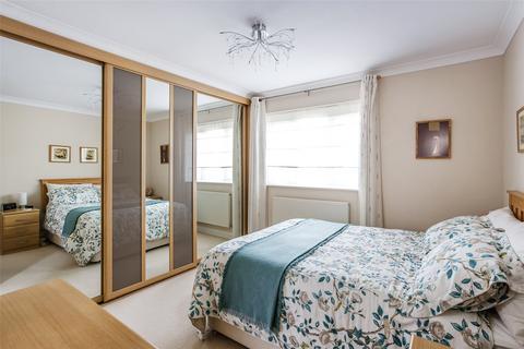 1b Gatesden Road, Fetcham, Leatherhead, KT22 9QW