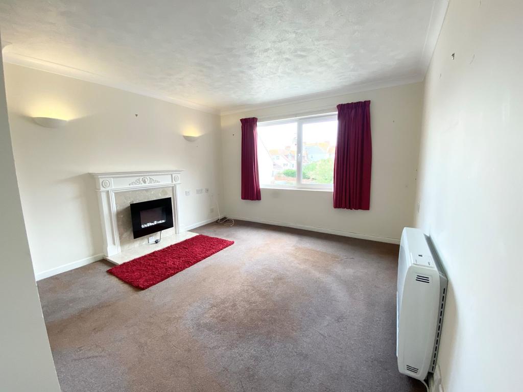 Marine Parade, Seaford 1 bed apartment £800 pcm (£185 pw)