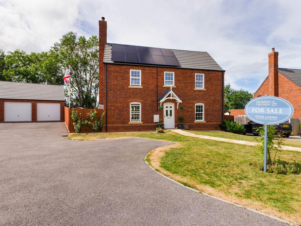 John Campbell Close, Flore, Northampton NN7 4NX 4 bed detached house