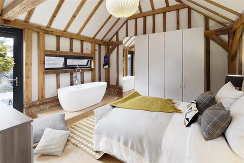The Barn Hatch Lane, Chartham Hatch, Canterbury, CT4 7LP