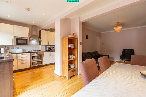 5 bedroom semi-detached house to rent - Pymmes Green Road, London, N11