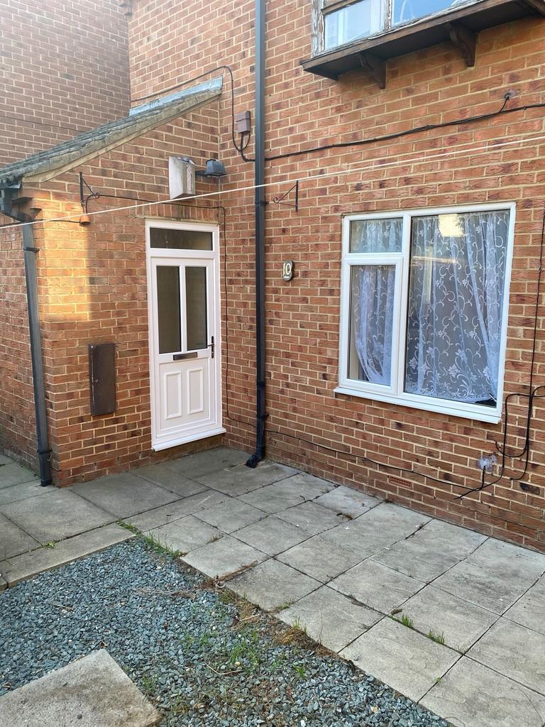 Guisborough Court, Middlesbrough, TS6 1 bed ground floor flat £400