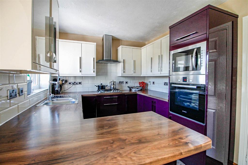 Maes Y Gog, Rhyl 4 bed detached house £320,000