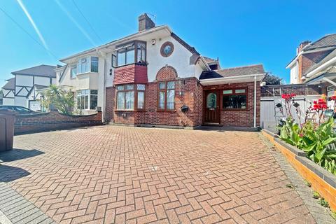 4 bedroom semi-detached house for sale - Craneswater Park,  Southall, UB2