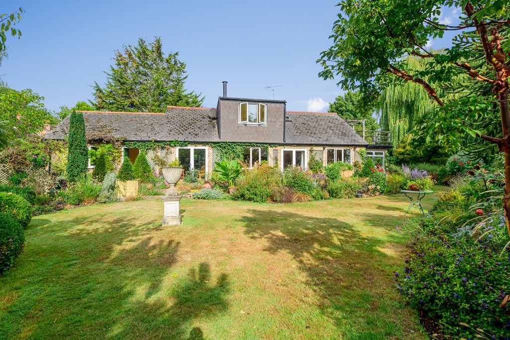 The Strand, Winchelsea, East Sussex TN36 4JY 4 bed detached house for