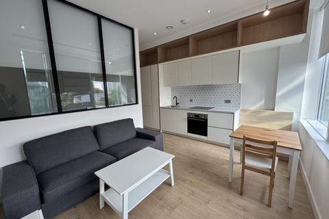 1 bedroom flat to rent, Riverbank Way, Brentford TW8